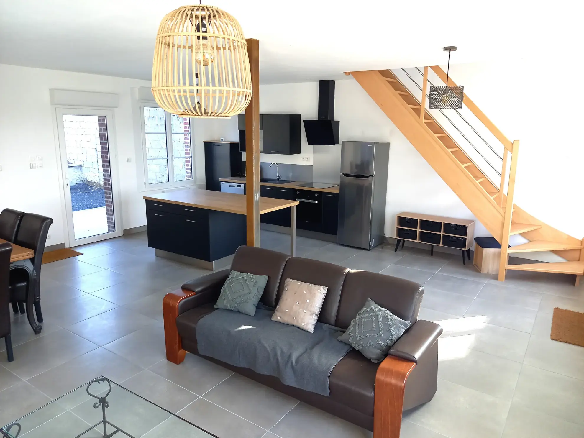 Maison rénovée de 3 pièces à Eu, emplacement exceptionnel, sans travaux, clé en main 