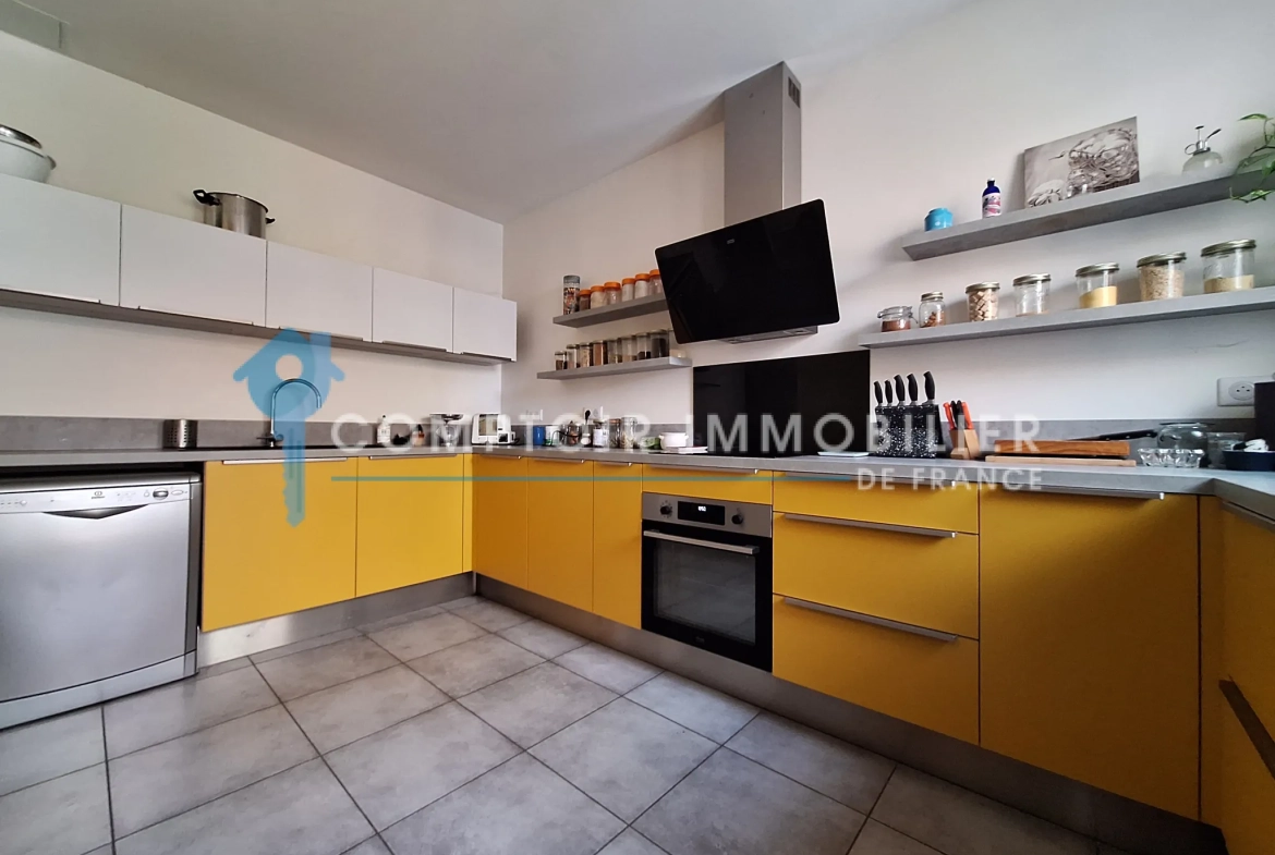 Investissement immobilier à Damiatte avec local commercial, appartement et garage 