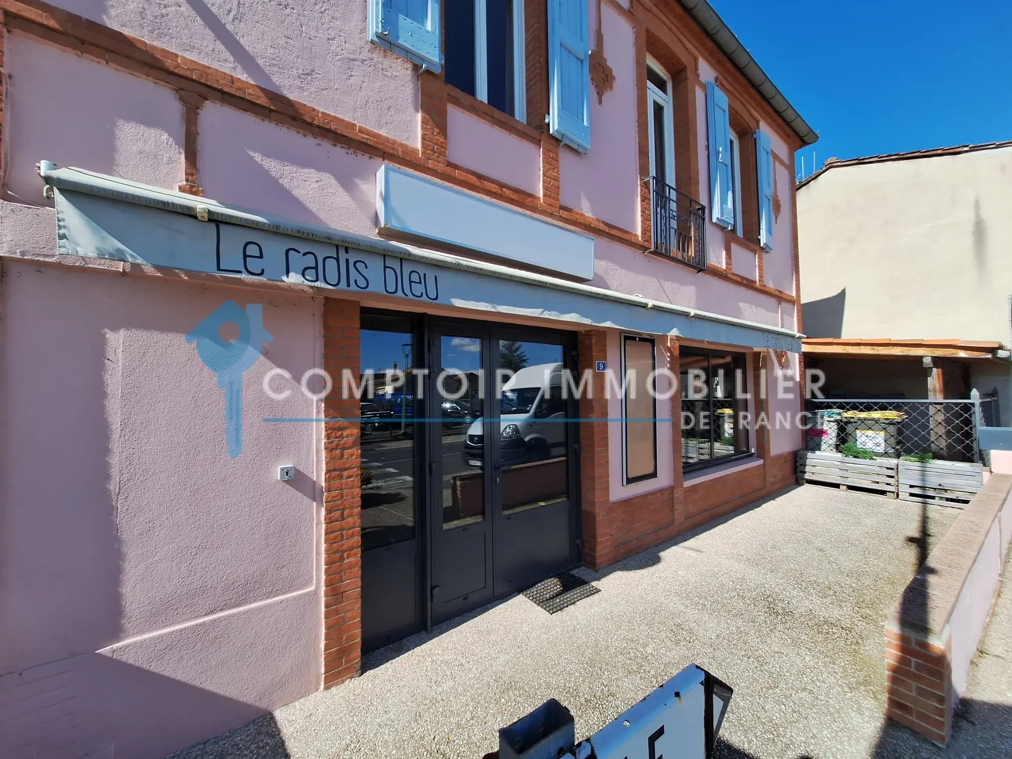 Investissement immobilier à Damiatte avec local commercial, appartement et garage 