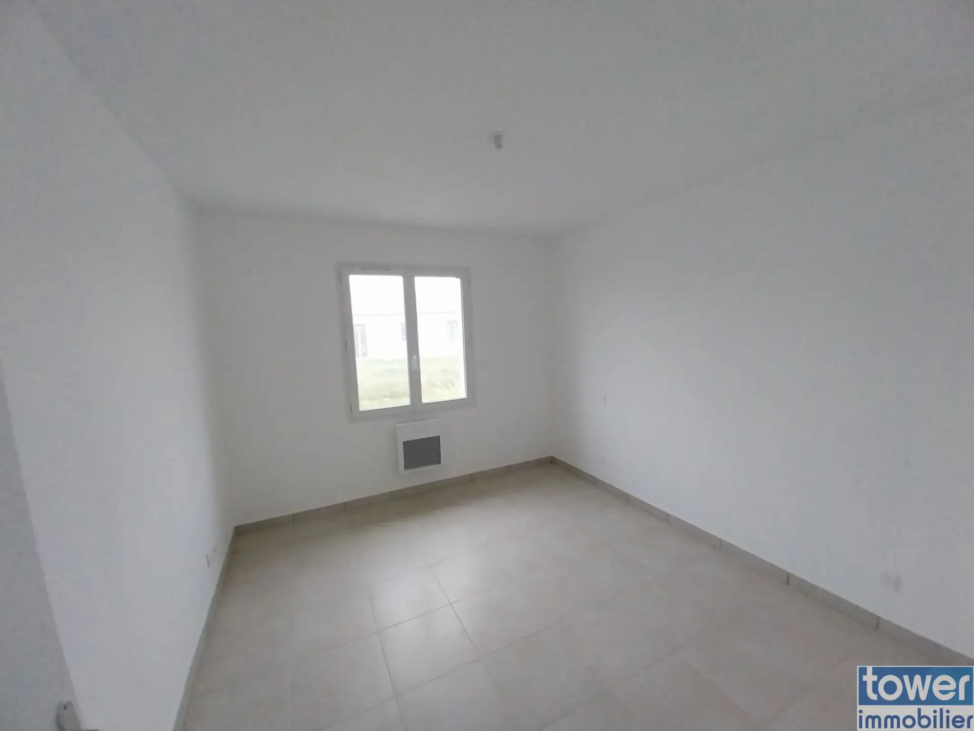 Maison neuve à Nègrepelisse avec 3 chambres, garage et terrain clos 