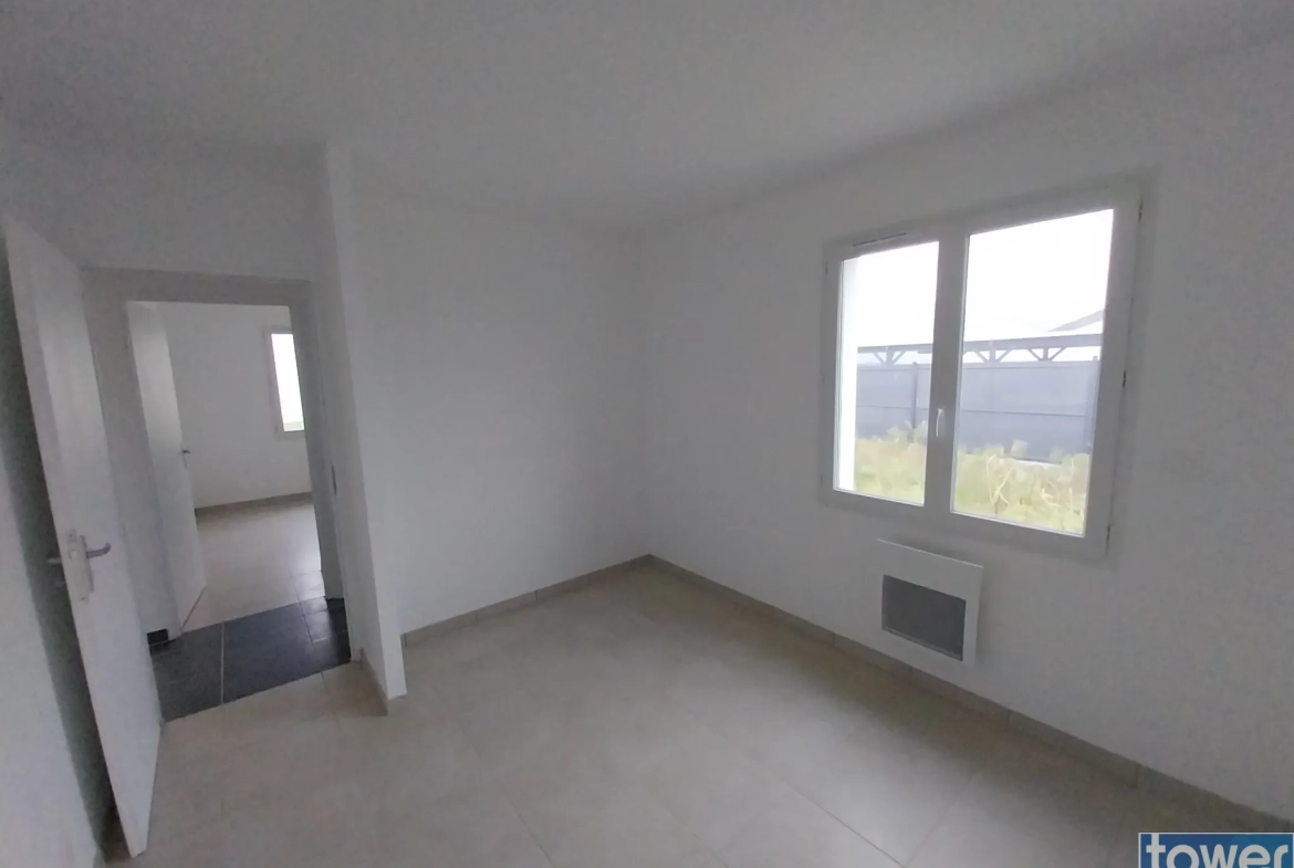 Maison neuve à Nègrepelisse avec 3 chambres, garage et terrain clos 