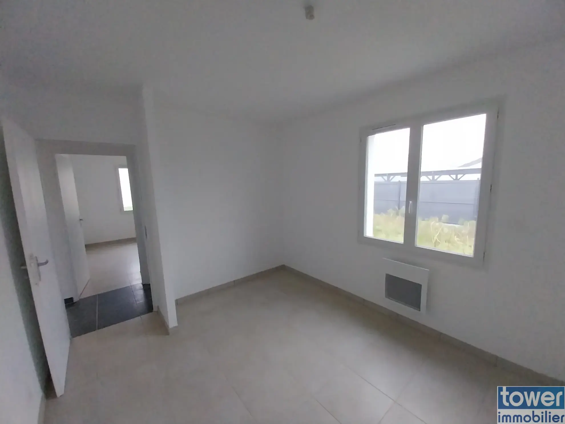 Maison neuve à Nègrepelisse avec 3 chambres, garage et terrain clos 