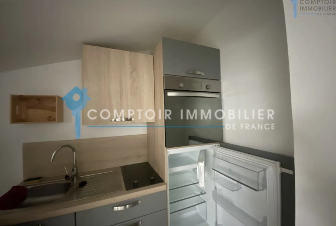 Studio rénové de 30 m2 avec parking privé à Gallargues-Le-Montueux, parfait pour investissement 