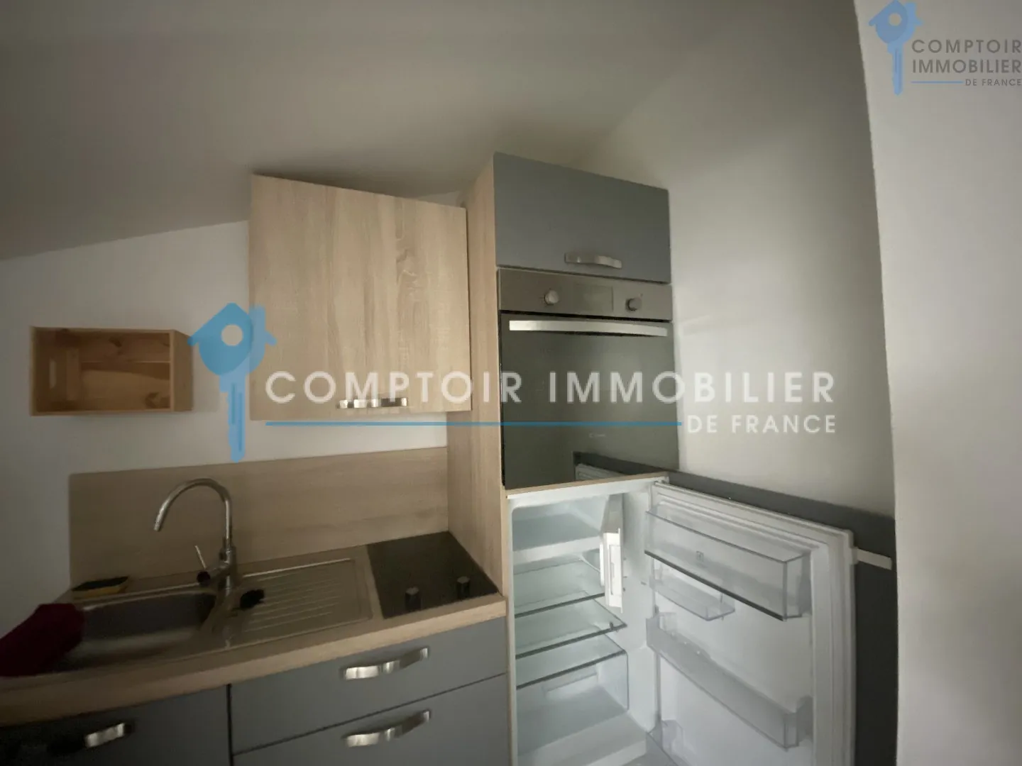 Studio rénové de 30 m2 avec parking privé à Gallargues-Le-Montueux, parfait pour investissement 