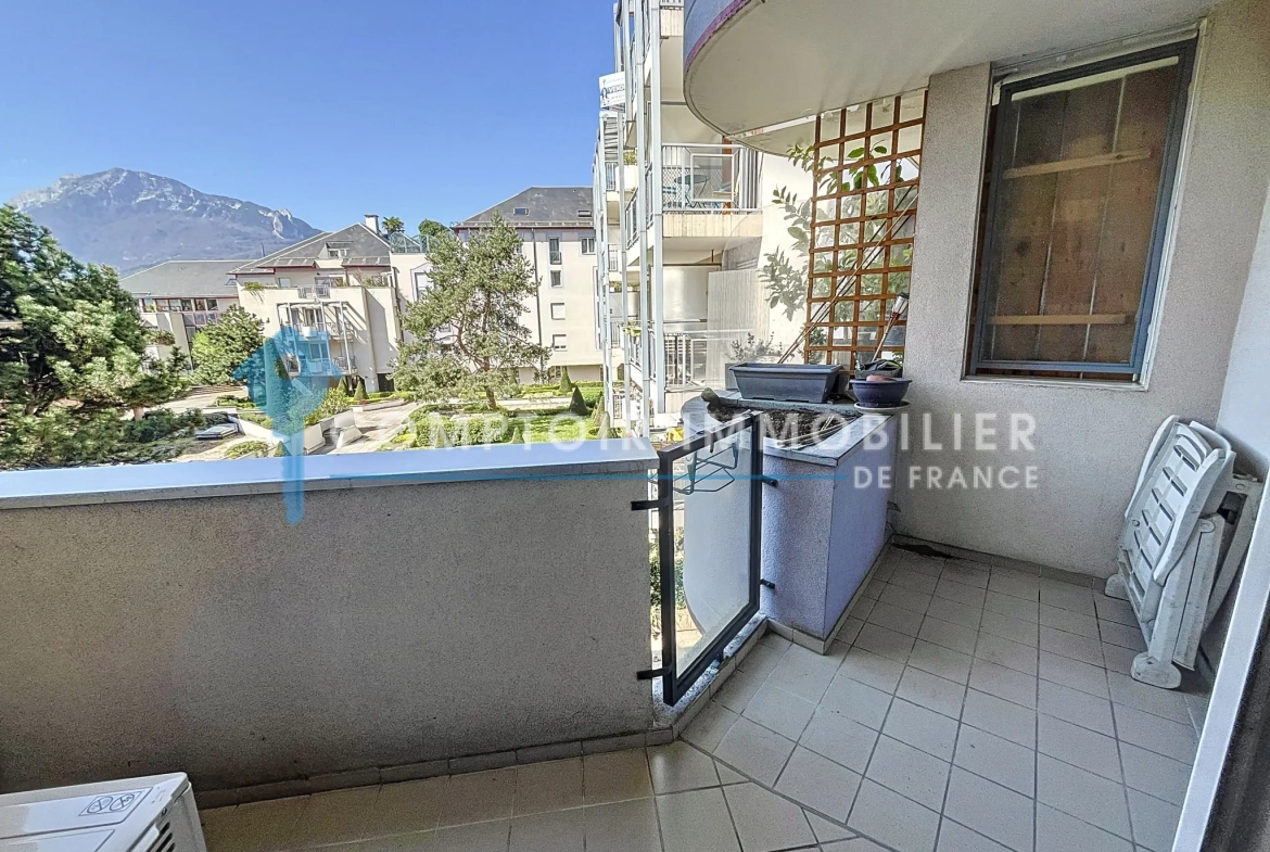 Appartement T3 de 70m² à Grenoble Porte de France avec vue sur Vercors 