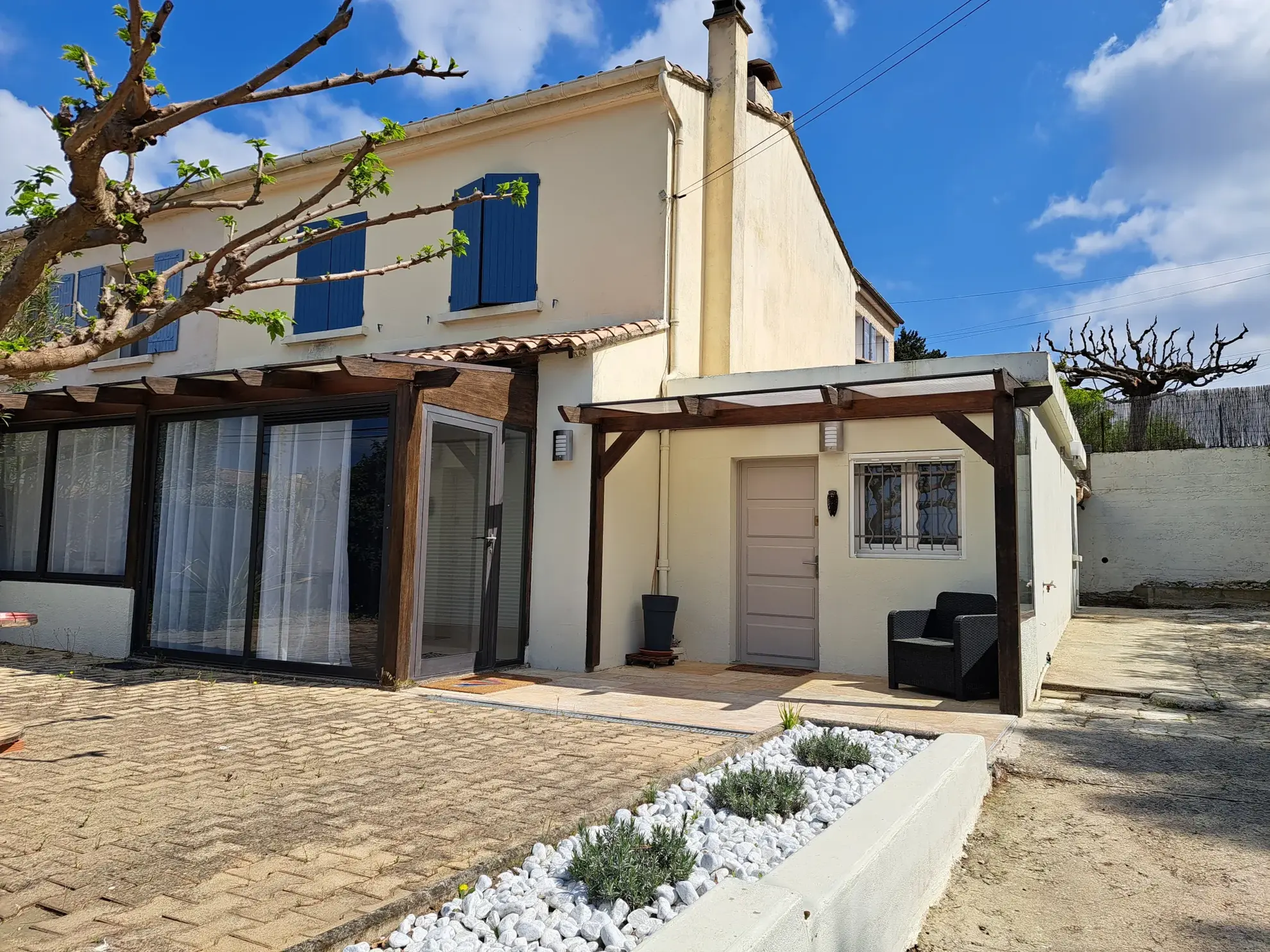 Villa 4 chambres rénovée à Monteux proche commodités 
