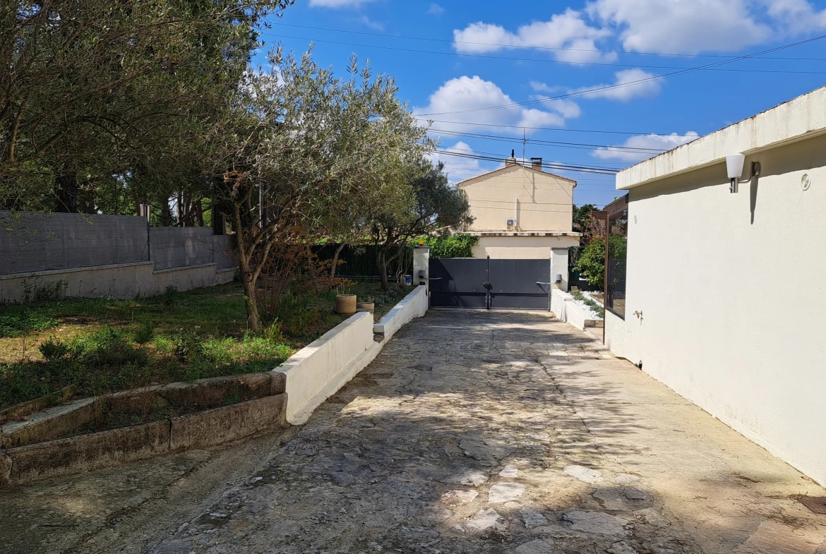Villa 4 chambres rénovée à Monteux proche commodités 