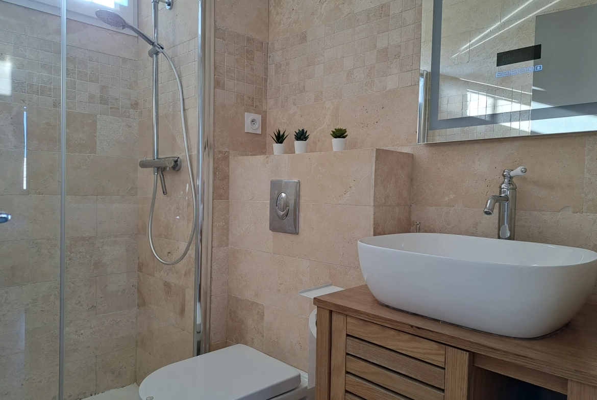 Villa 4 chambres rénovée à Monteux proche commodités 