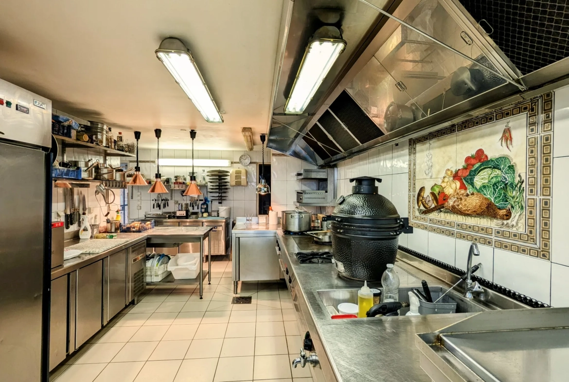 Restaurant traditionnel avec logement à Lamalou-les-Bains – Opportunité rare 