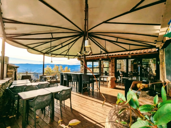 Restaurant traditionnel avec logement à Lamalou-les-Bains – Opportunité rare