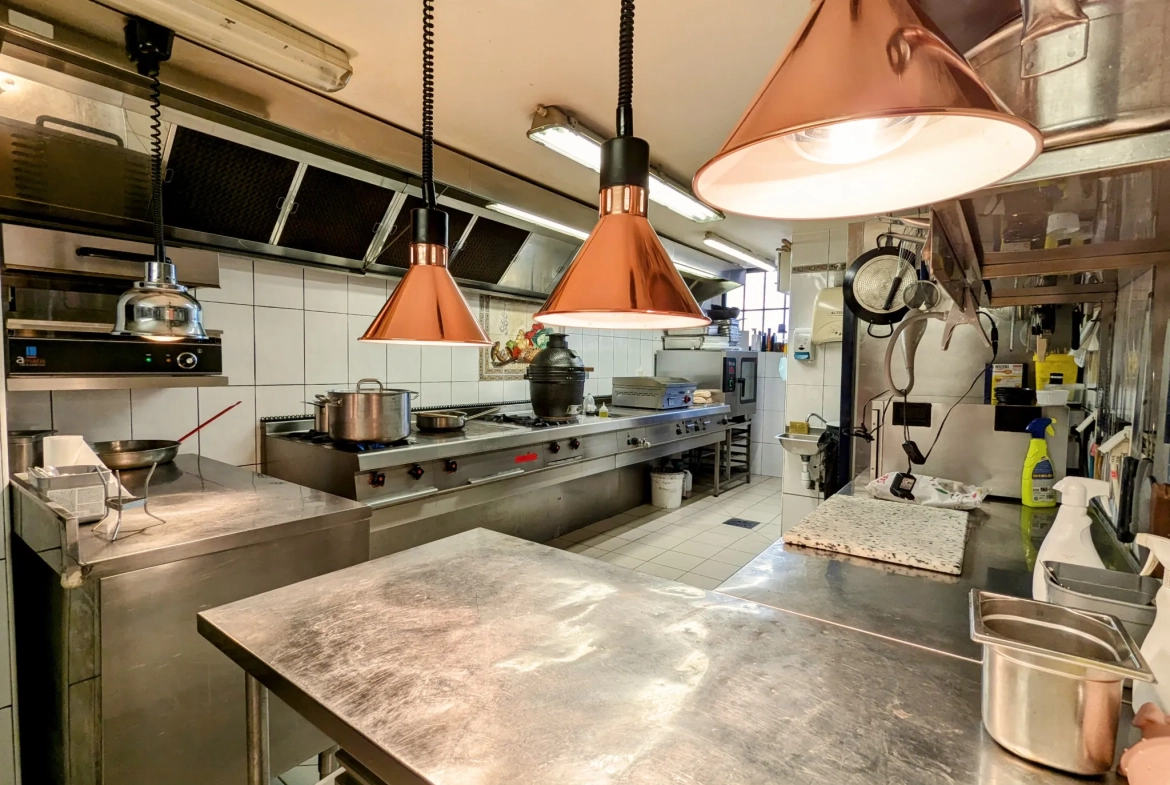 Restaurant traditionnel avec logement à Lamalou-les-Bains – Opportunité rare 