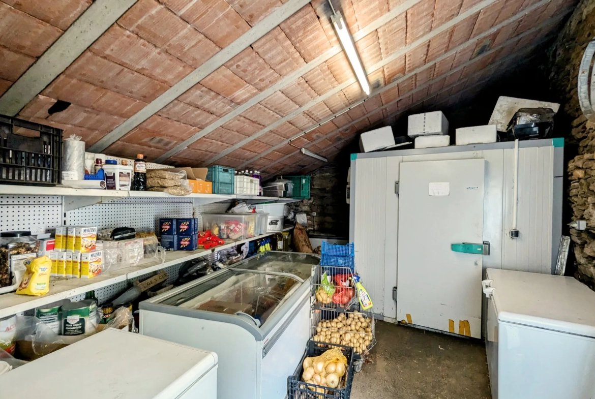 Restaurant traditionnel avec logement à Lamalou-les-Bains – Opportunité rare 