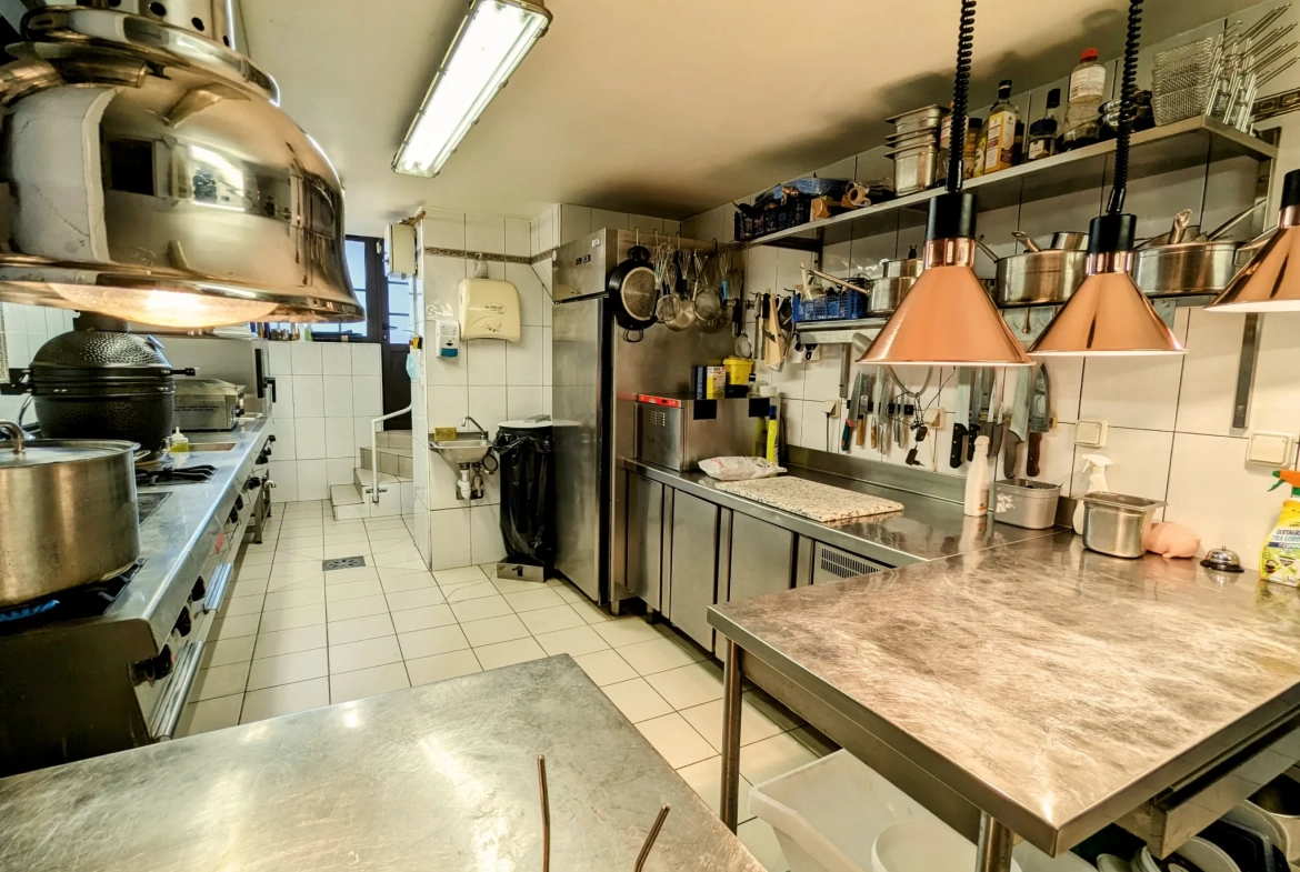 Restaurant traditionnel avec logement à Lamalou-les-Bains – Opportunité rare 
