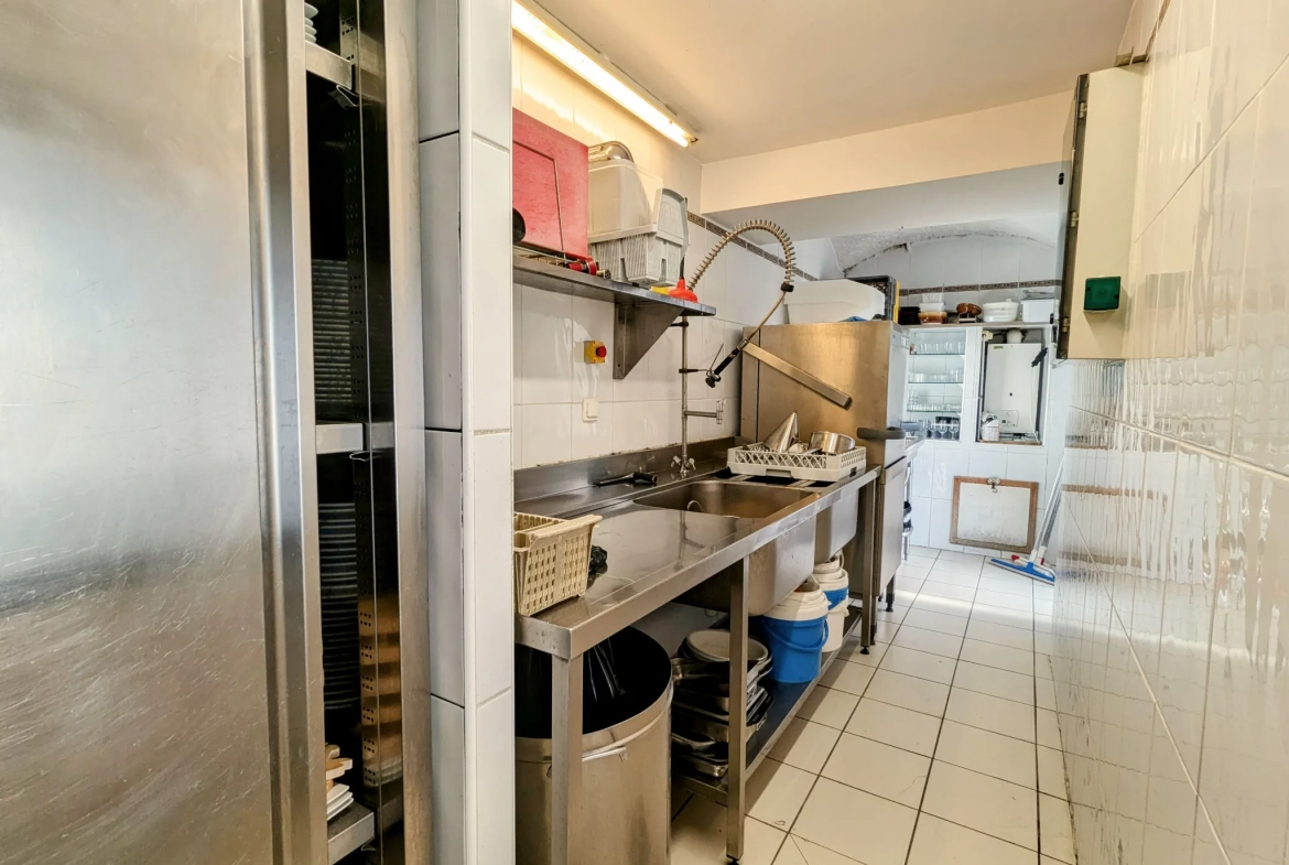 Restaurant traditionnel avec logement à Lamalou-les-Bains – Opportunité rare 