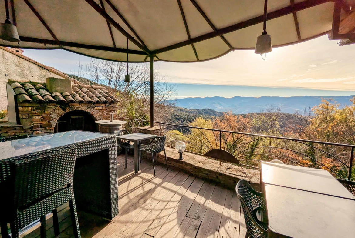 Restaurant traditionnel avec logement à Lamalou-les-Bains – Opportunité rare 