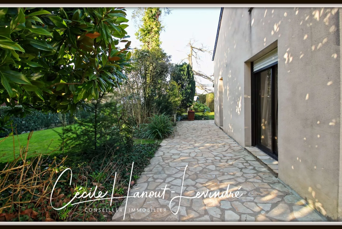 Maison de 209 m² avec jardin à Romagné, proche Fougères 