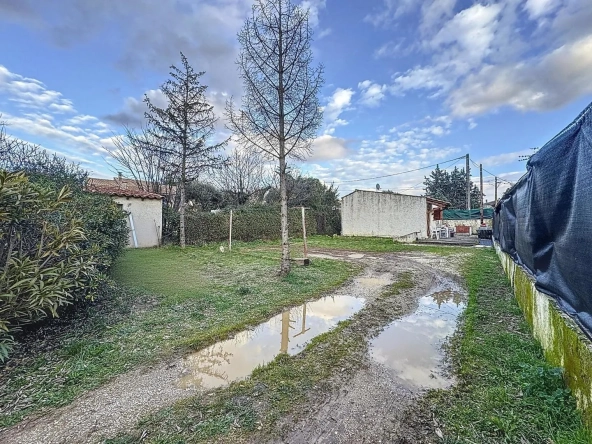 Maison à vendre à Pourcieux - 40 m², terrasse sud, terrain 370 m², calme et à rénover