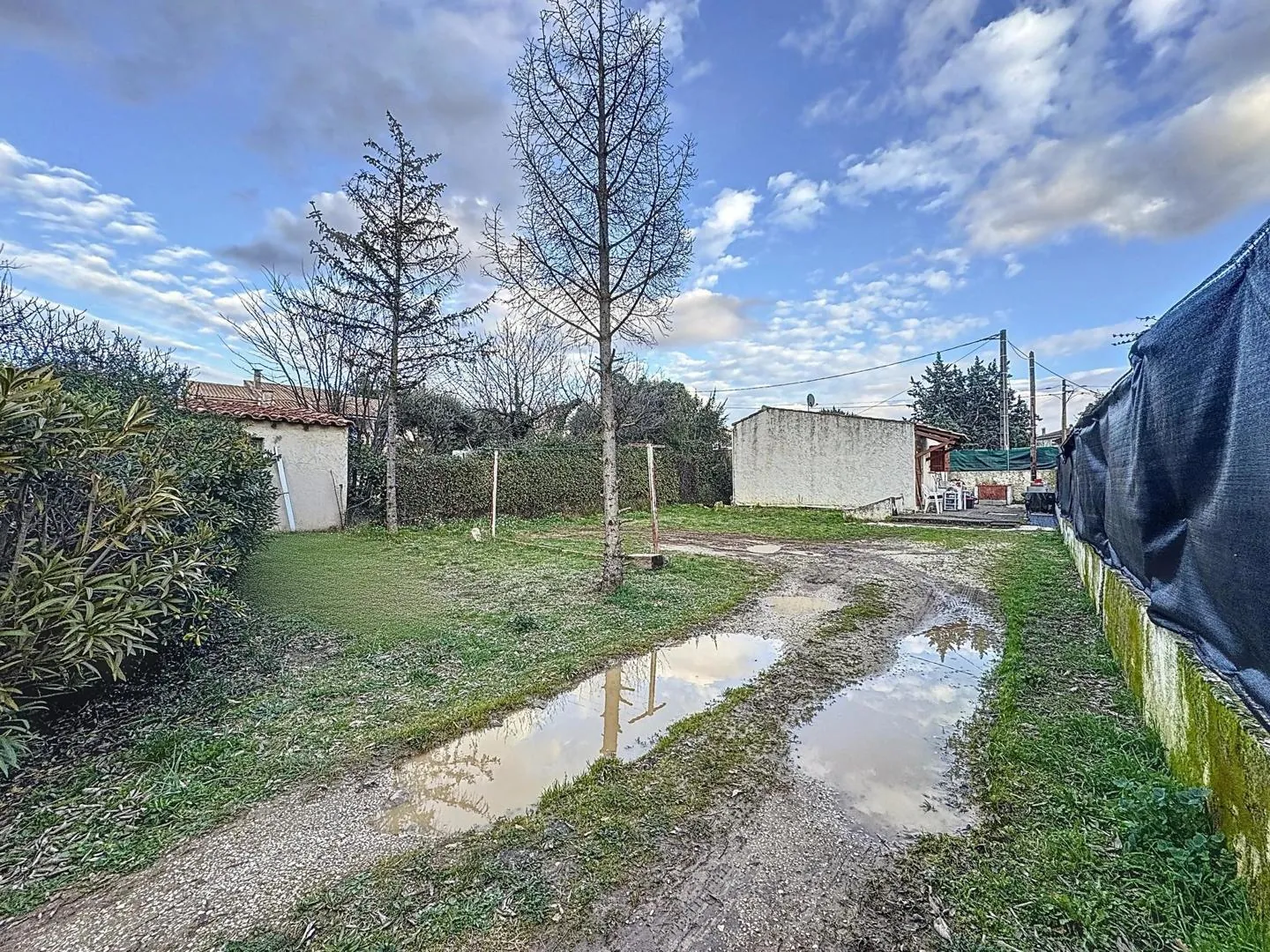 Maison à vendre à Pourcieux - 40 m², terrasse sud, terrain 370 m², calme et à rénover 