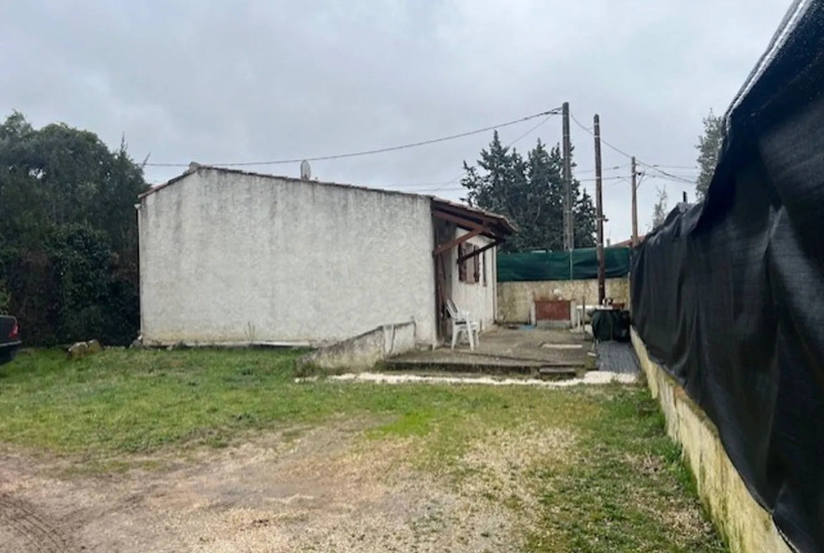 Maison à vendre à Pourcieux - 40 m², terrasse sud, terrain 370 m², calme et à rénover 