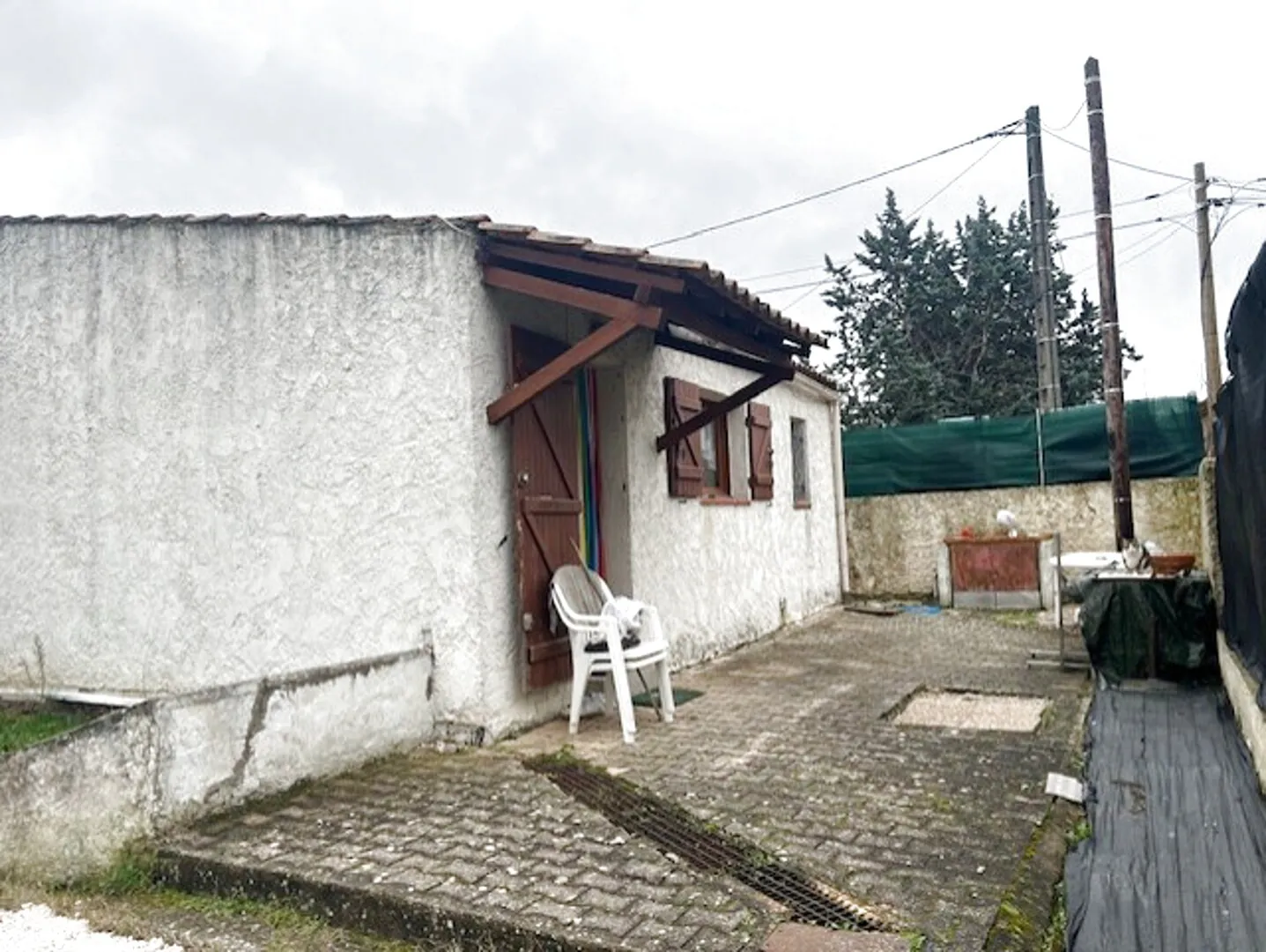 Maison à vendre à Pourcieux - 40 m², terrasse sud, terrain 370 m², calme et à rénover 