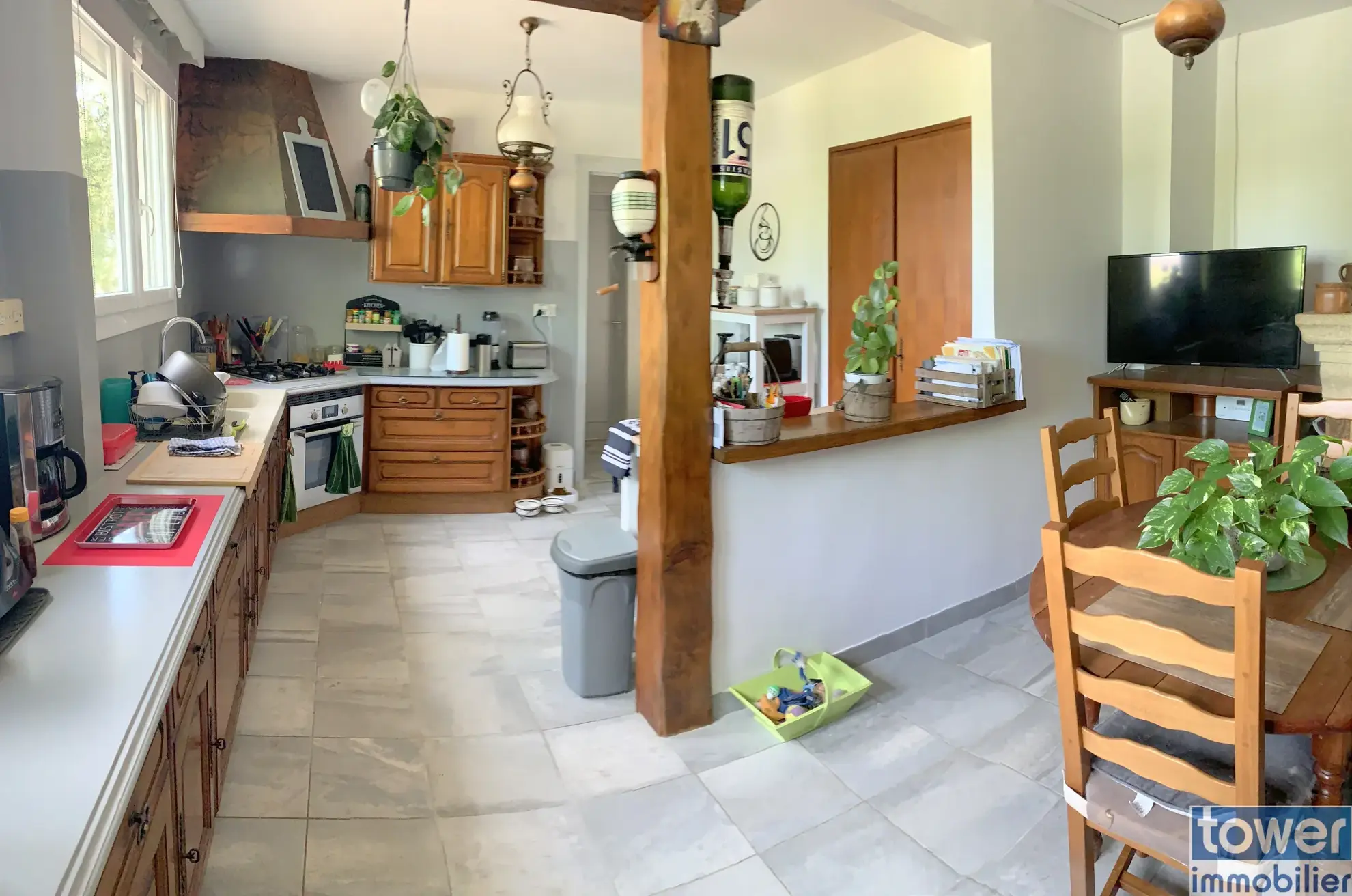 Maison de plain-pied à Aujac de 130 m² avec grand terrain et dépendances 