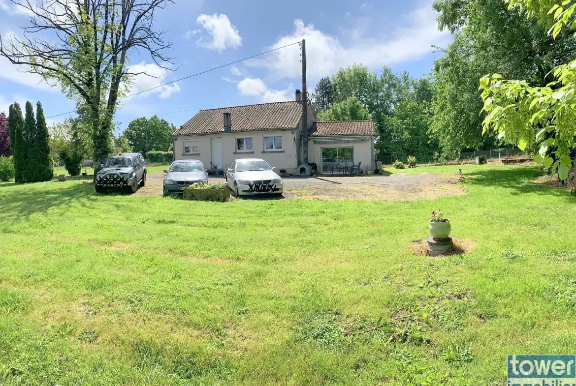 Maison de plain-pied à Aujac de 130 m² avec grand terrain et dépendances 