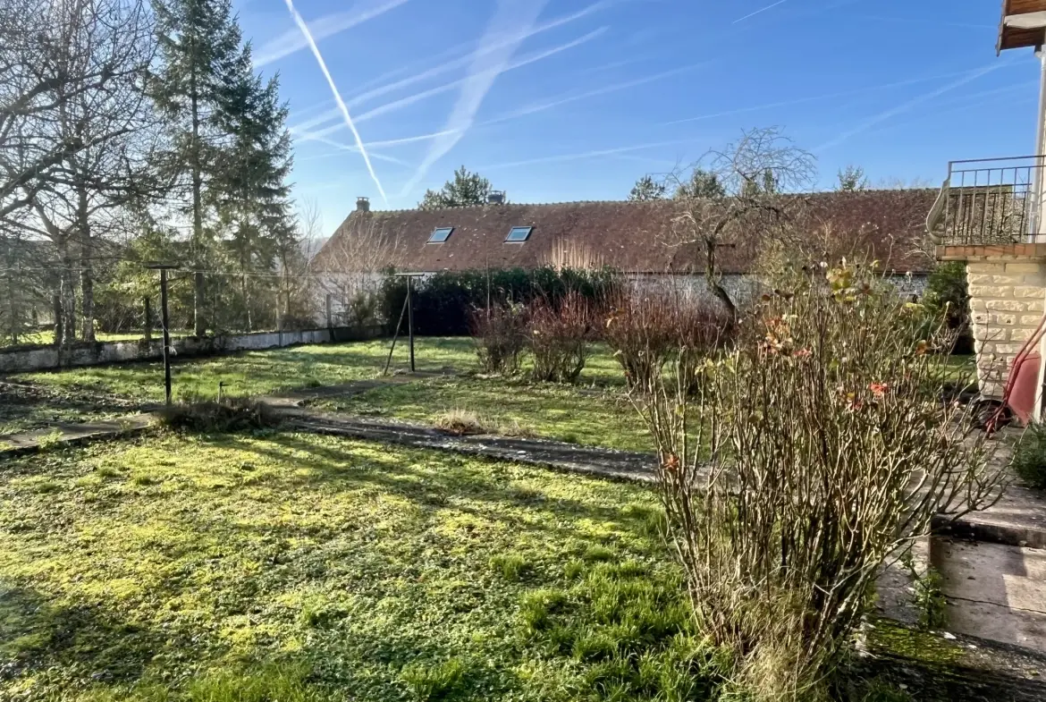 À vendre maison lumineuse de 120 m² avec sous-sol, jardin à La Ferté Gaucher 