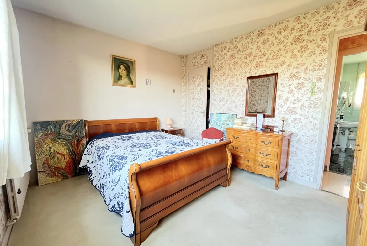 À vendre maison lumineuse de 120 m² avec sous-sol, jardin à La Ferté Gaucher 