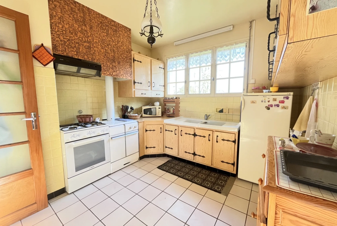 À vendre maison lumineuse de 120 m² avec sous-sol, jardin à La Ferté Gaucher 