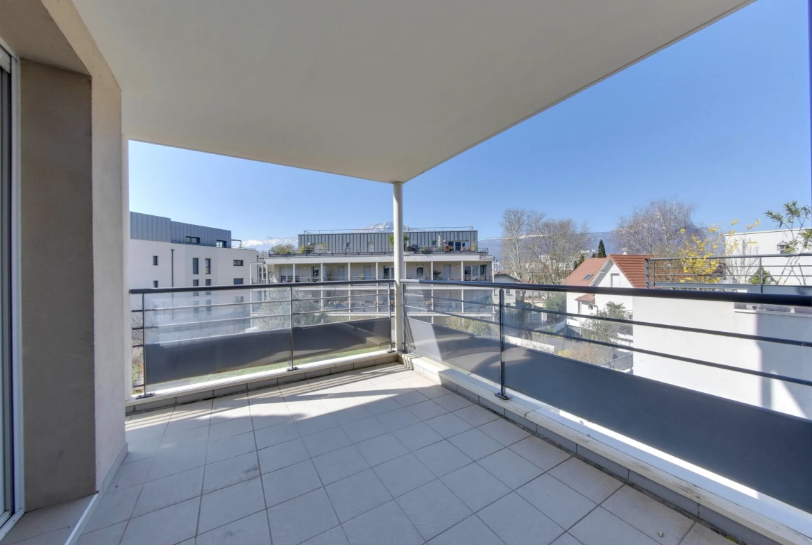 Appartement T3 lumineux de 65m² avec garage à Grenoble 
