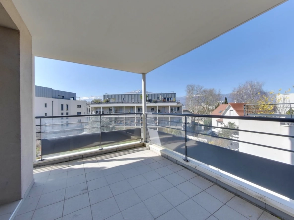 Appartement T3 lumineux de 65m² avec garage à Grenoble