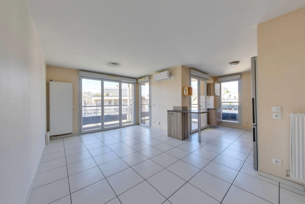 Appartement T3 lumineux de 65m² avec garage à Grenoble 