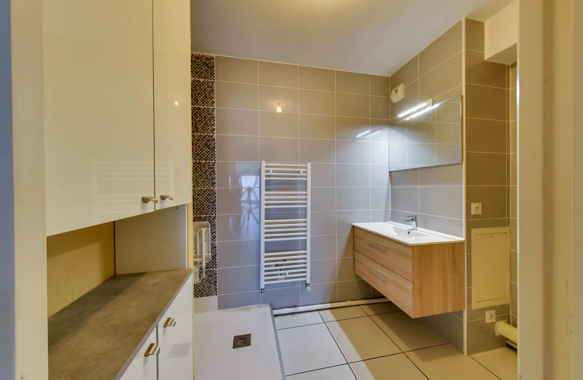 Appartement T3 lumineux de 65m² avec garage à Grenoble 