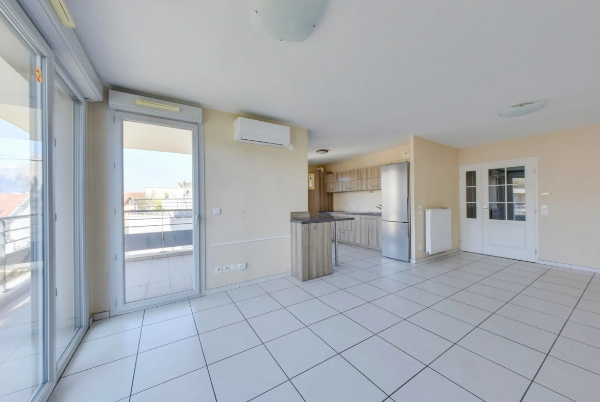 Appartement T3 lumineux de 65m² avec garage à Grenoble 
