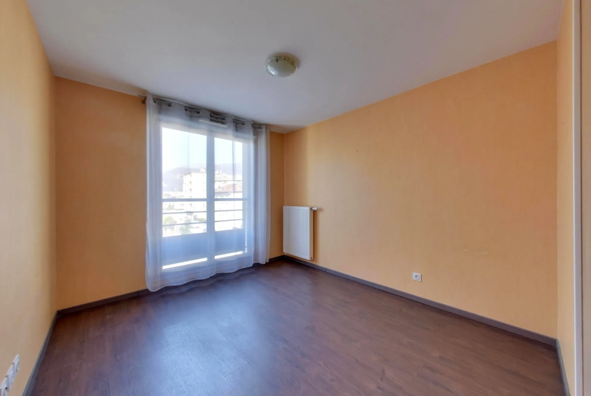 Appartement T3 lumineux de 65m² avec garage à Grenoble 