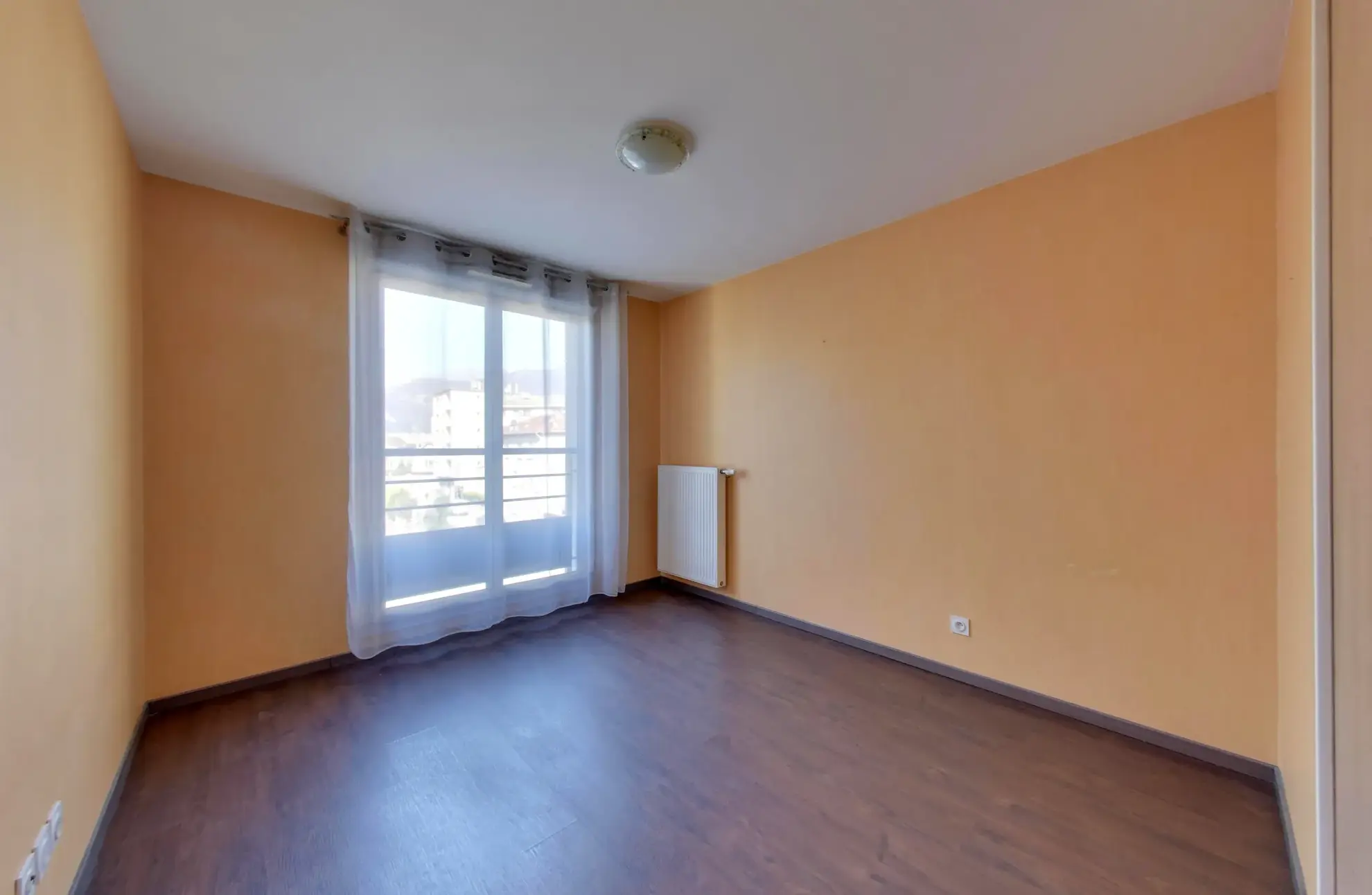 Appartement T3 lumineux de 65m² avec garage à Grenoble 