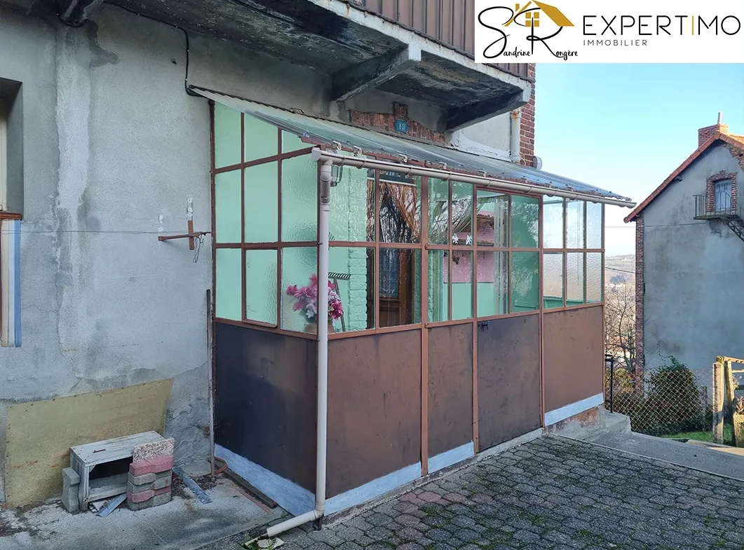 Immeuble d'habitation à Saint Éloy Les Mines de 160 m² avec terrain de 1190 m² 