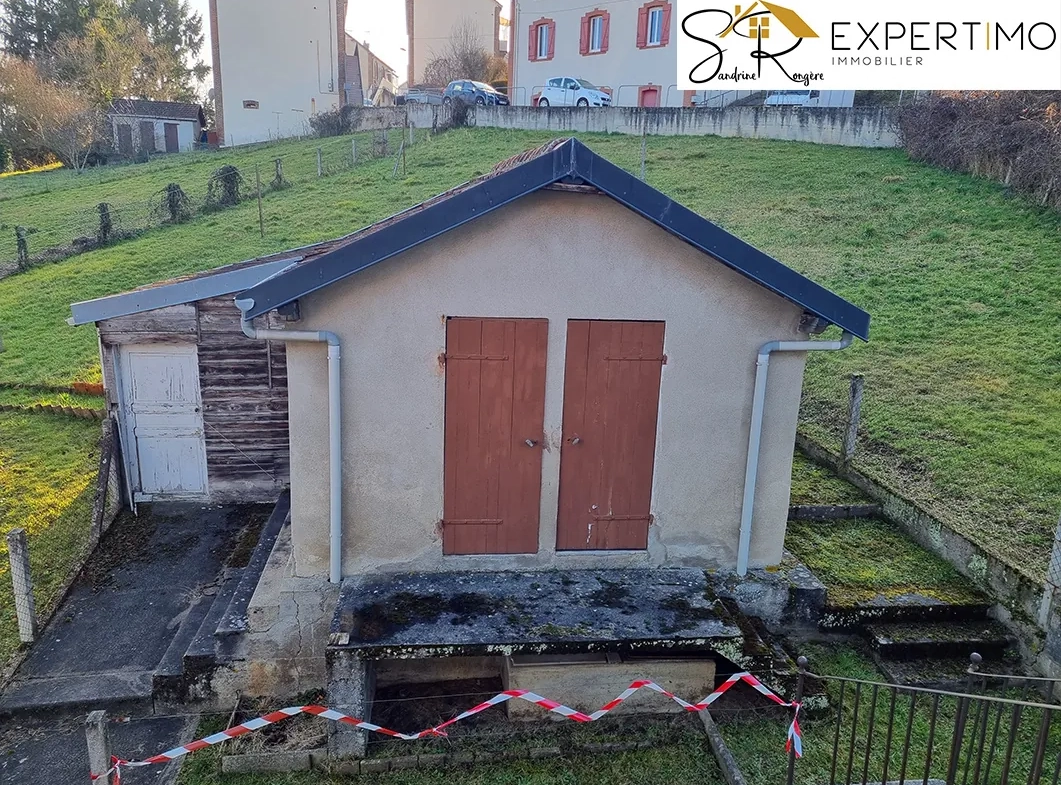 Immeuble d'habitation à Saint Éloy Les Mines de 160 m² avec terrain de 1190 m² 