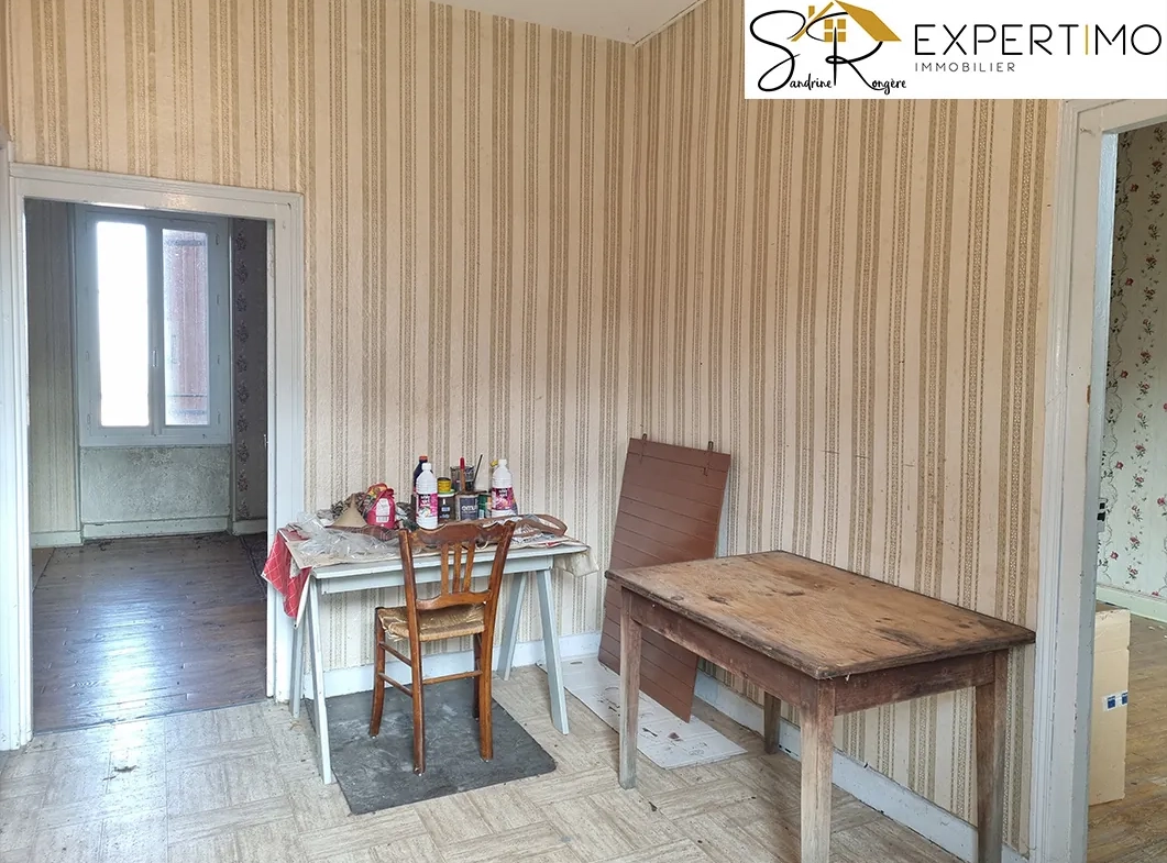 Immeuble d'habitation à Saint Éloy Les Mines de 160 m² avec terrain de 1190 m² 