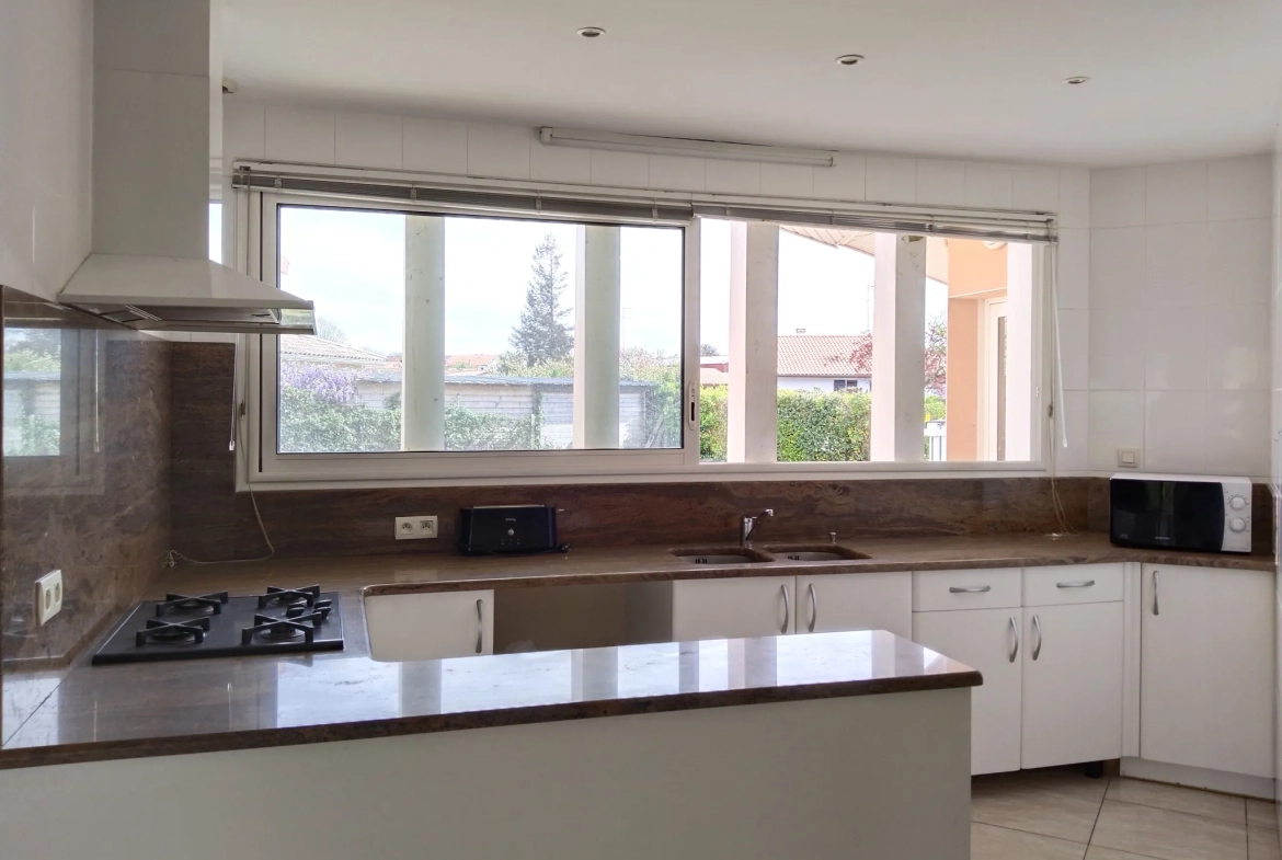 Maison T4 de 131 m² avec 3 suites, jardin et vue sur le lac de Soustons 