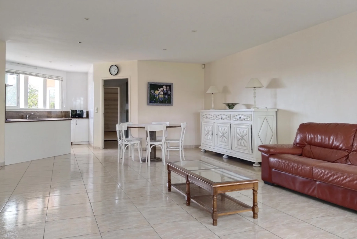 Maison T4 de 131 m² avec 3 suites, jardin et vue sur le lac de Soustons 