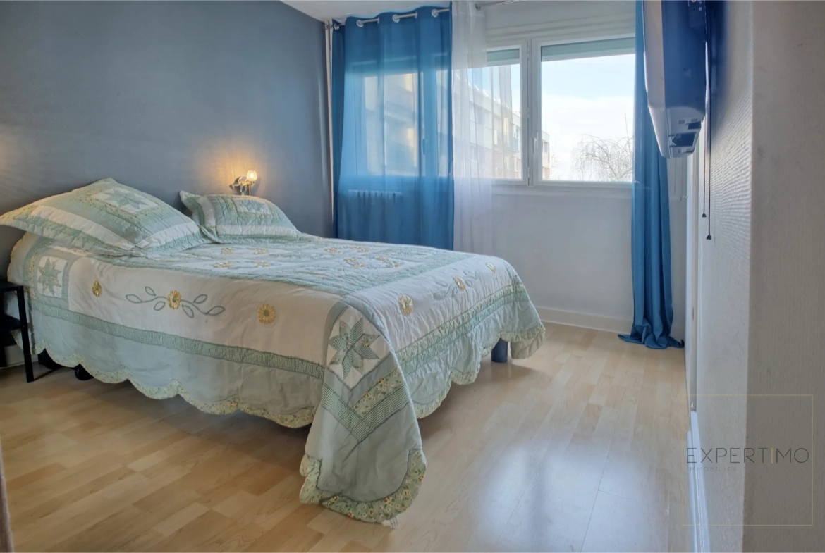 Appartement 3 pièces avec terrasse, parking et cave à Villeneuve-le-Roi 