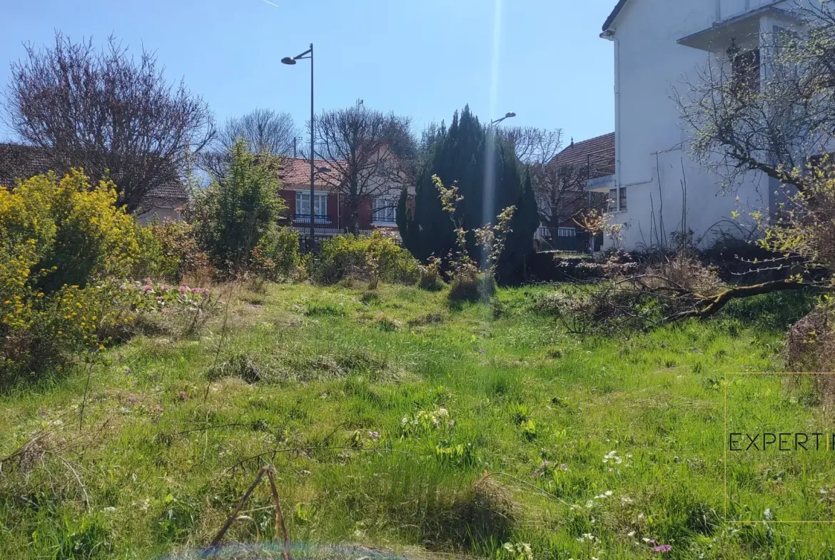 Terrain constructible à Orly de 357 m² avec potentiel pour maison jusqu’à 260 m² 