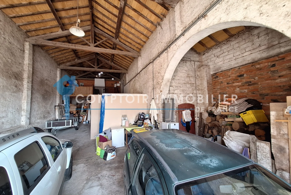 Maison de village rénovée avec hangar et jardin à Damiatte dans le Tarn 