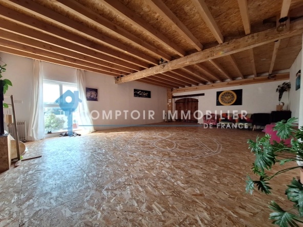 Maison de village rénovée avec hangar et jardin à Damiatte dans le Tarn 