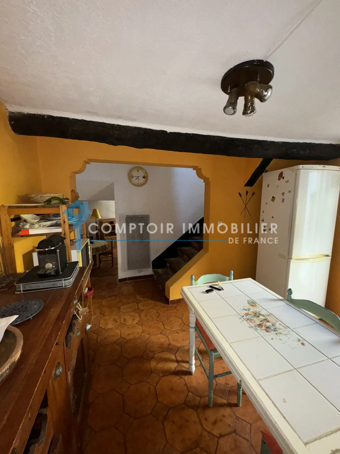 Maison atypique de 105 m² à Servian avec vue imprenable 