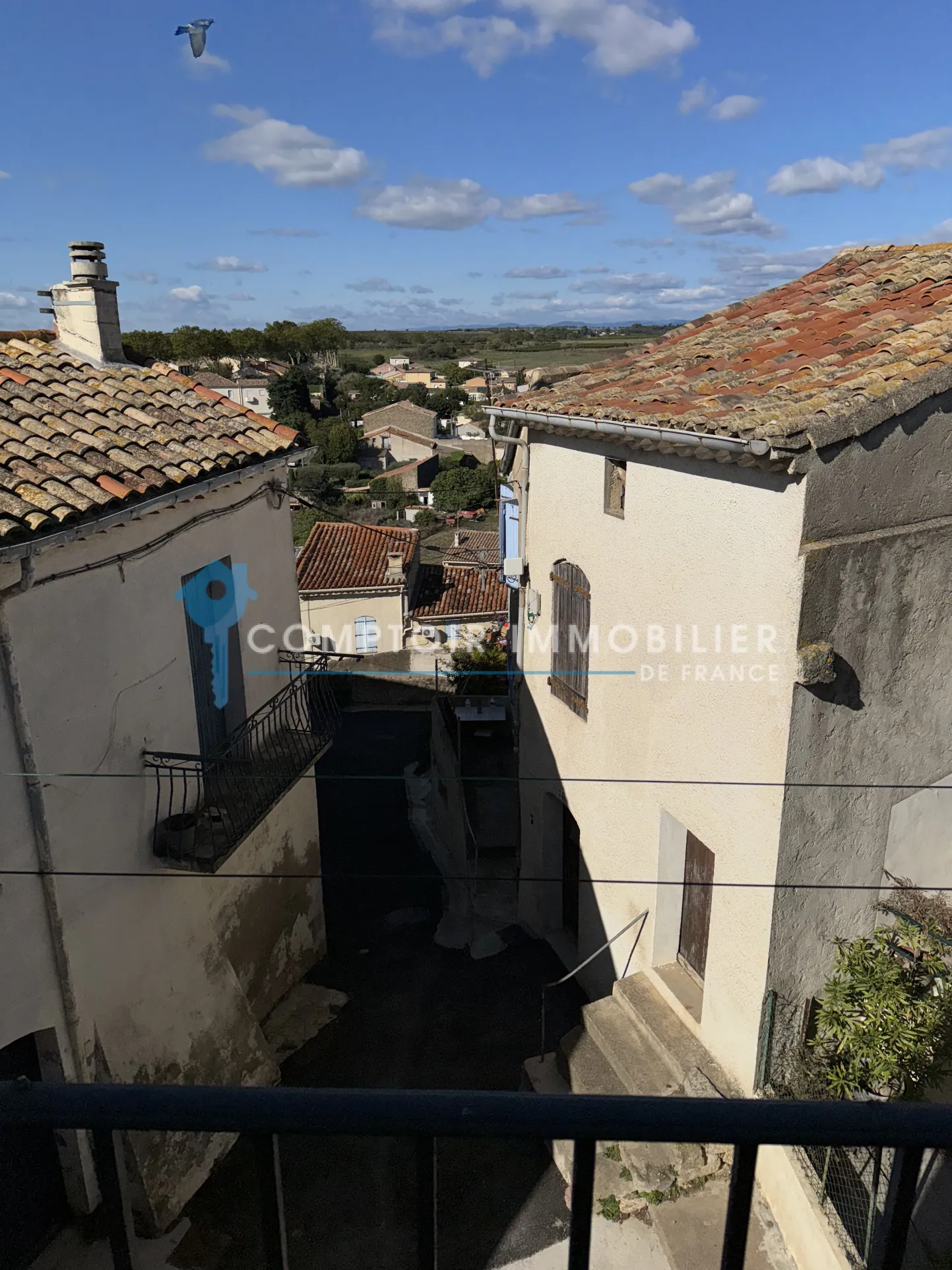 Maison atypique de 105 m² à Servian avec vue imprenable 