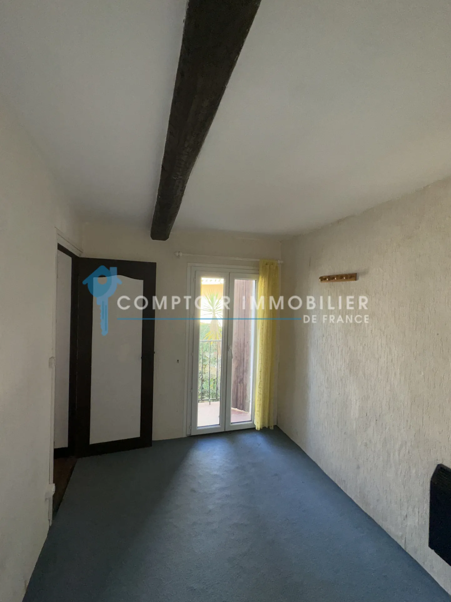 Maison atypique de 105 m² à Servian avec vue imprenable 