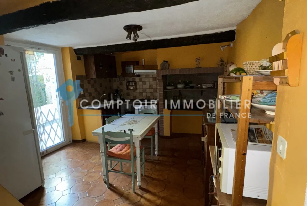 Maison atypique de 105 m² à Servian avec vue imprenable 