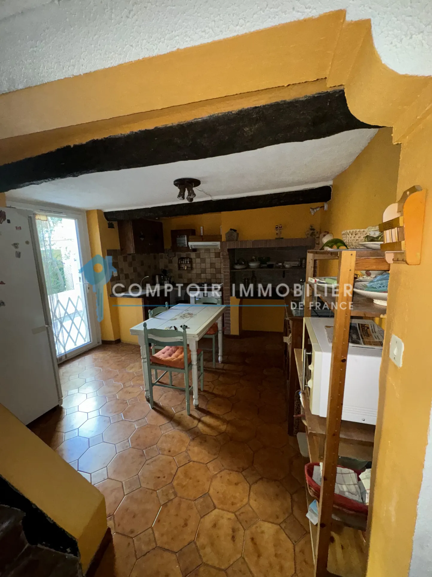 Maison atypique de 105 m² à Servian avec vue imprenable 
